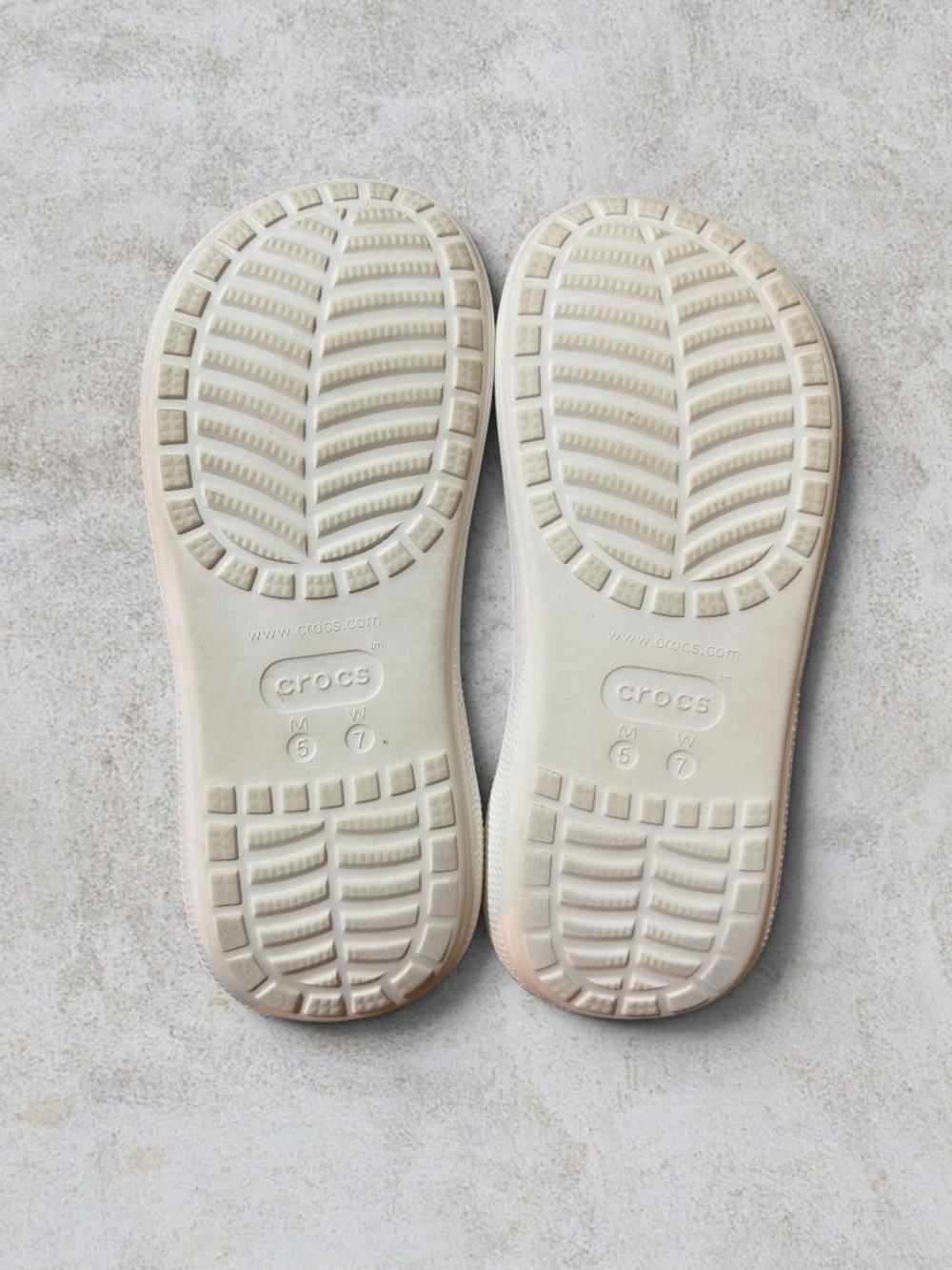 Crocs Classic Crush Sandals Women's 7 White Crocs 207670-100 - Picture 6 of 6